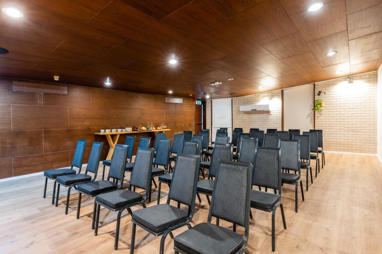Eden Inn Zikhron Yaakov Bagian luar foto