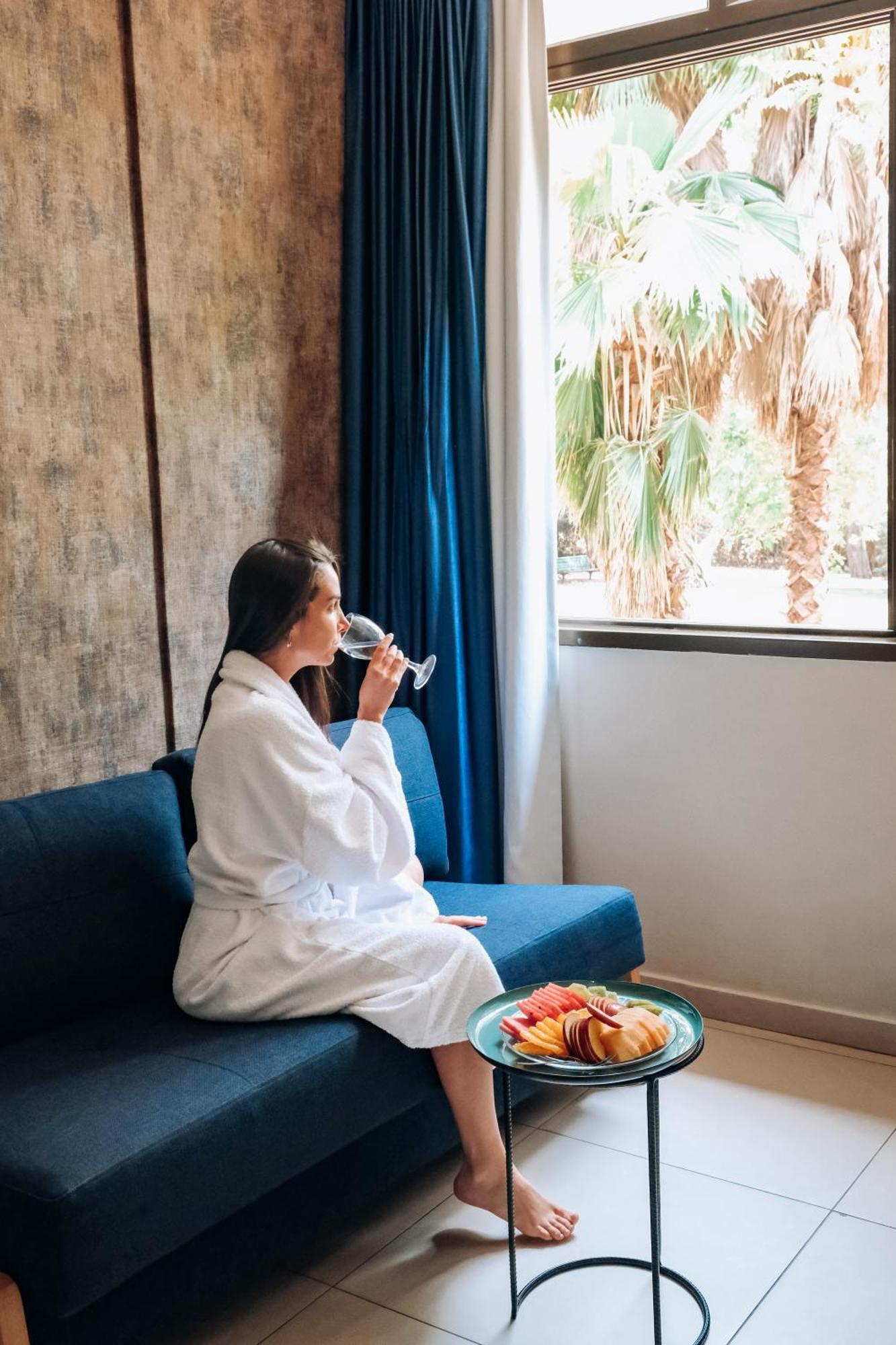 Eden Inn Zikhron Yaakov Bagian luar foto