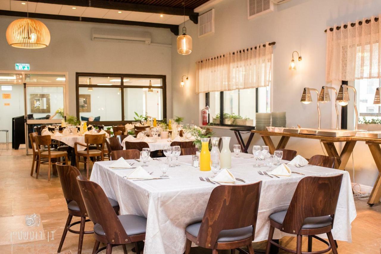Eden Inn Zikhron Yaakov Bagian luar foto