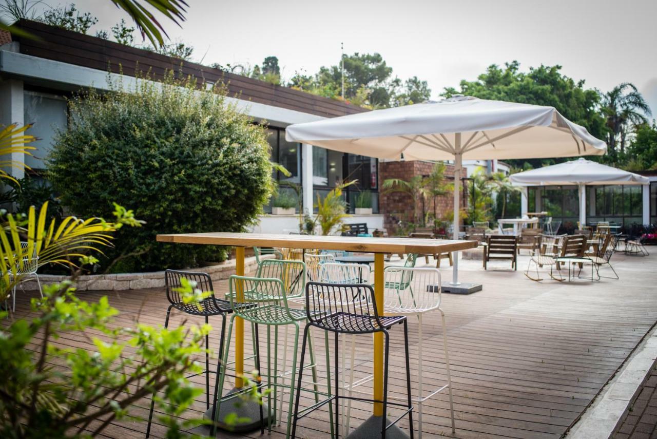 Eden Inn Zikhron Yaakov Bagian luar foto