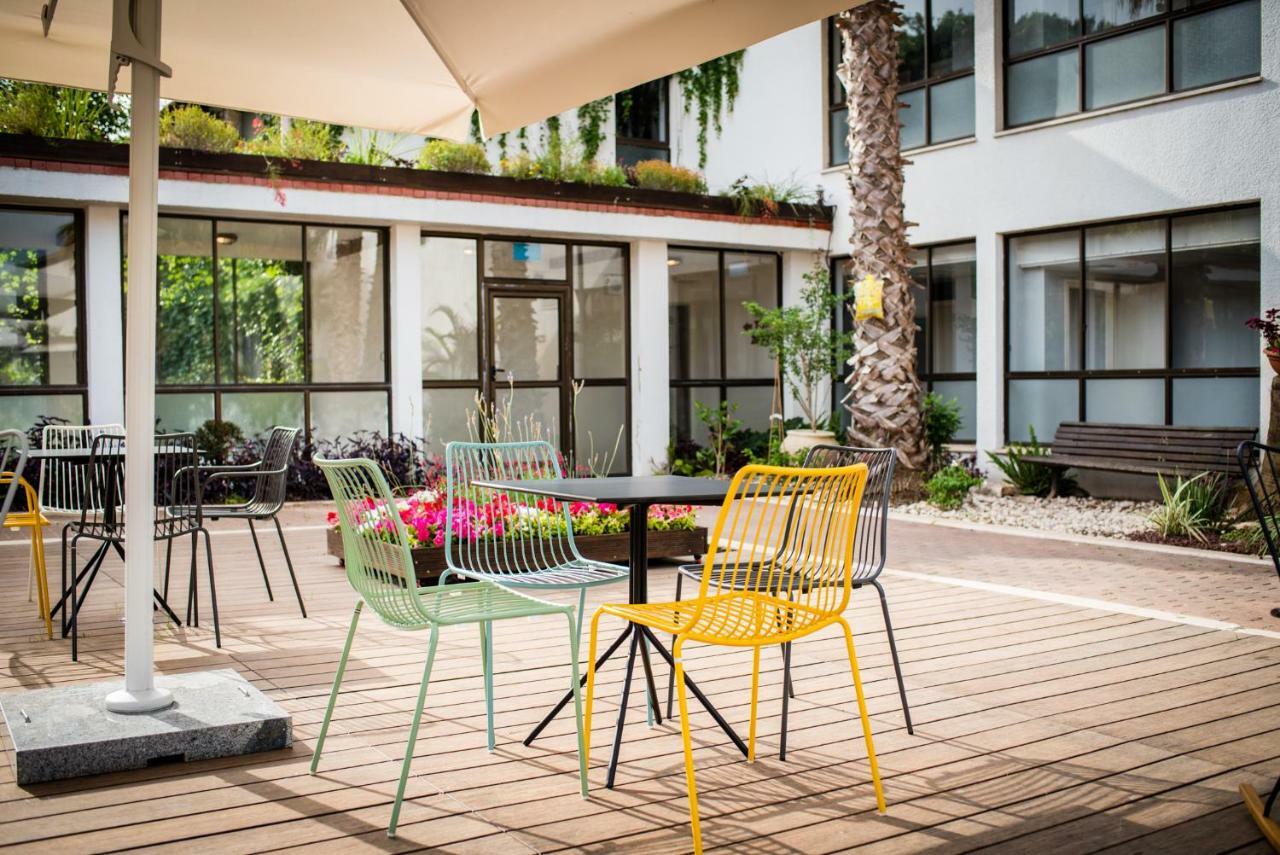 Eden Inn Zikhron Yaakov Bagian luar foto